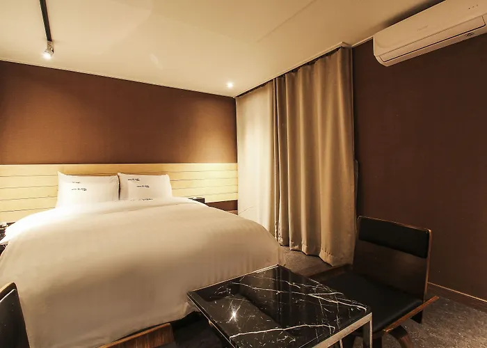 Motel Gangnam Blanc